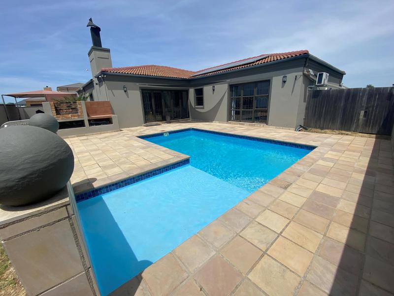 3 Bedroom Property for Sale in Tafelzicht Western Cape